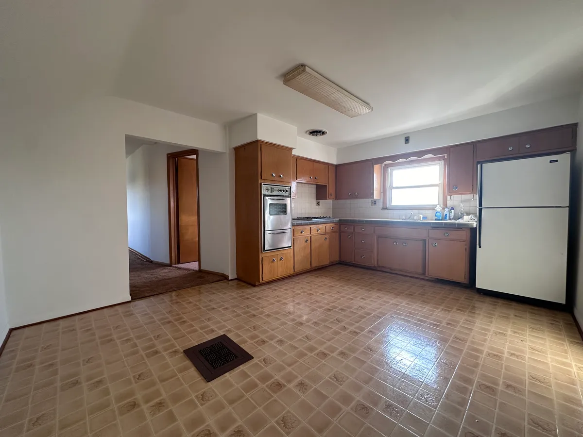 Primary Photo - 10506 S Avenue B #3