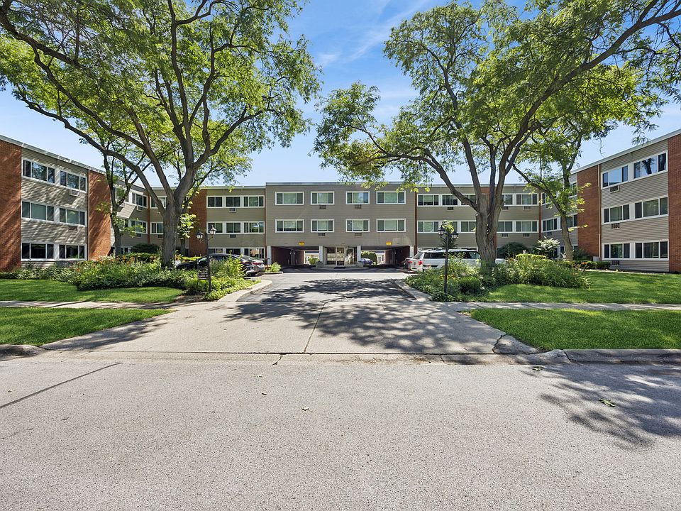 1st image of 1139 Leavitt Ave APT 305