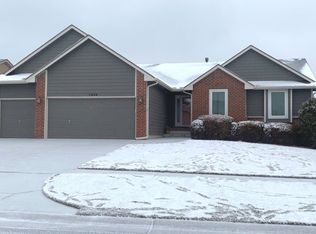 1654 E Windwood Cir, Derby, KS 67037