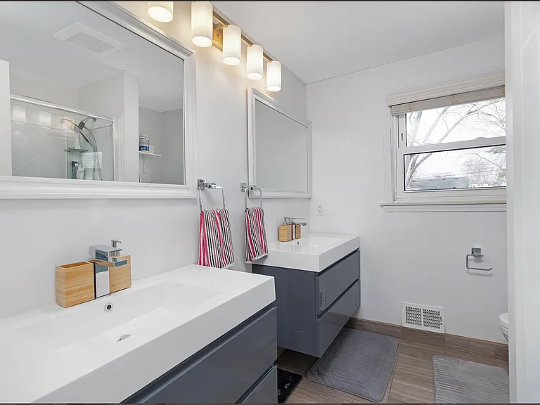 754 S Bywood Ave — Photo 9