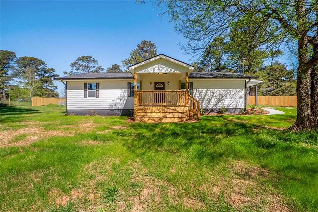 3 bed, 2.0 bath, 1300 sqft, $1,950 — Photo 1