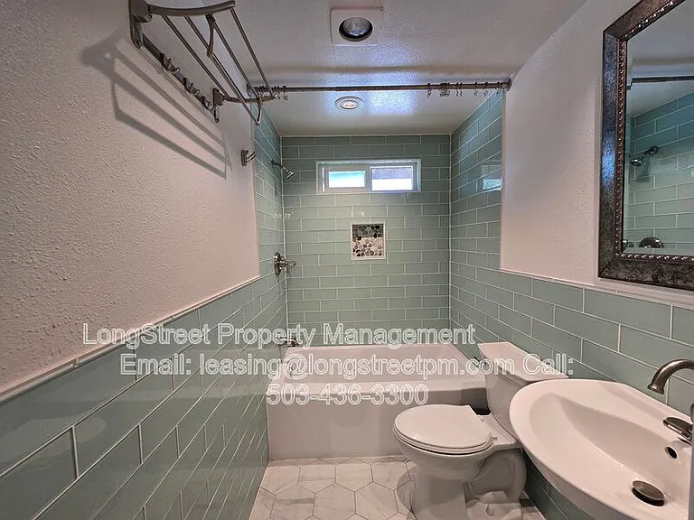 2711 Newton St — Photo 18