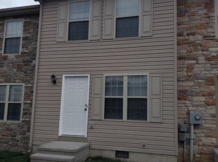 30 Genesis Dr, Inwood, WV 25428