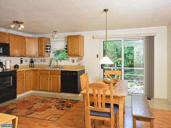 4th image of 346 Sherry Ln