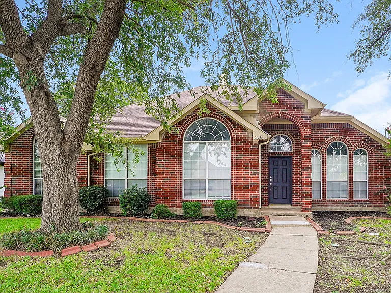 2338 Liles Ln — Photo 1