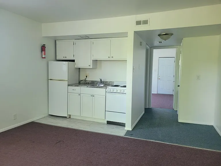 2200 S Illinois Ave #11 — Photo 2