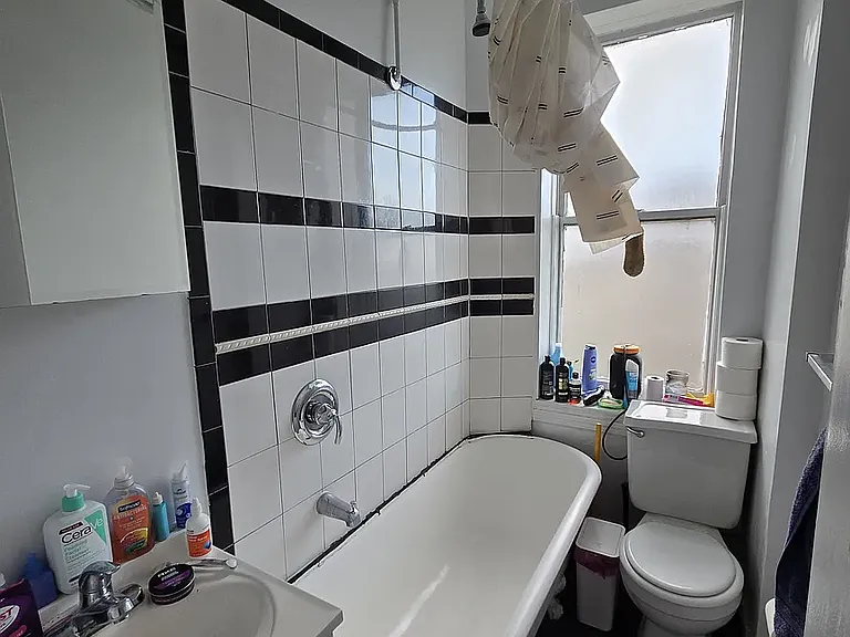 33 Bank St #27 — Photo 7