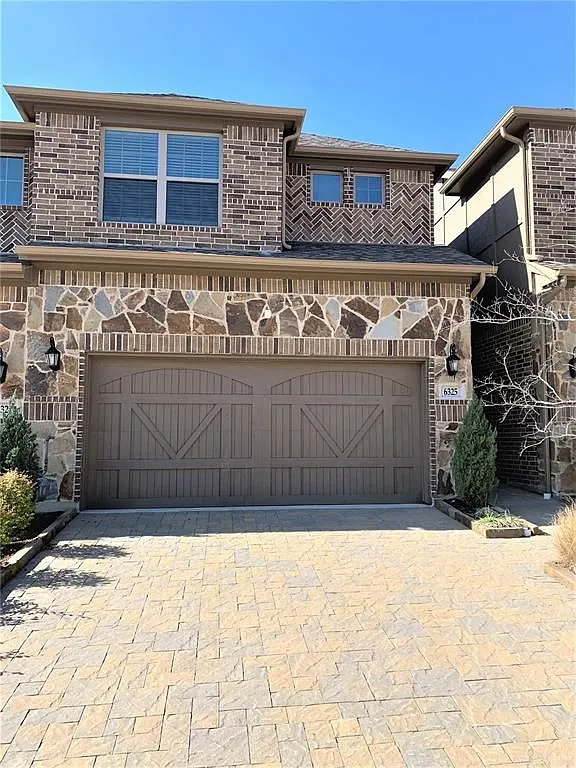 3 bed, 2.5 bath, 1866 sqft, $2,800 — Photo 1