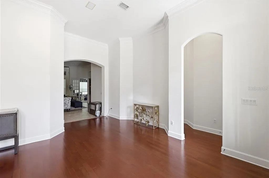 4 bed, 3.0 bath, 2887 sqft, $5,200 — Photo 4