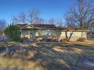 1122 N Boston Ave, Russellville, AR 72801