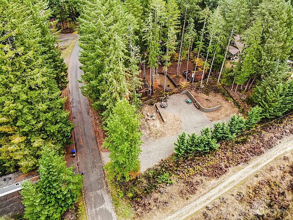 2nd image of 101 N Eagle Place