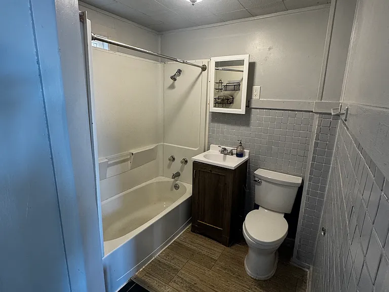 1611 Ontario Ave #1 — Photo 9