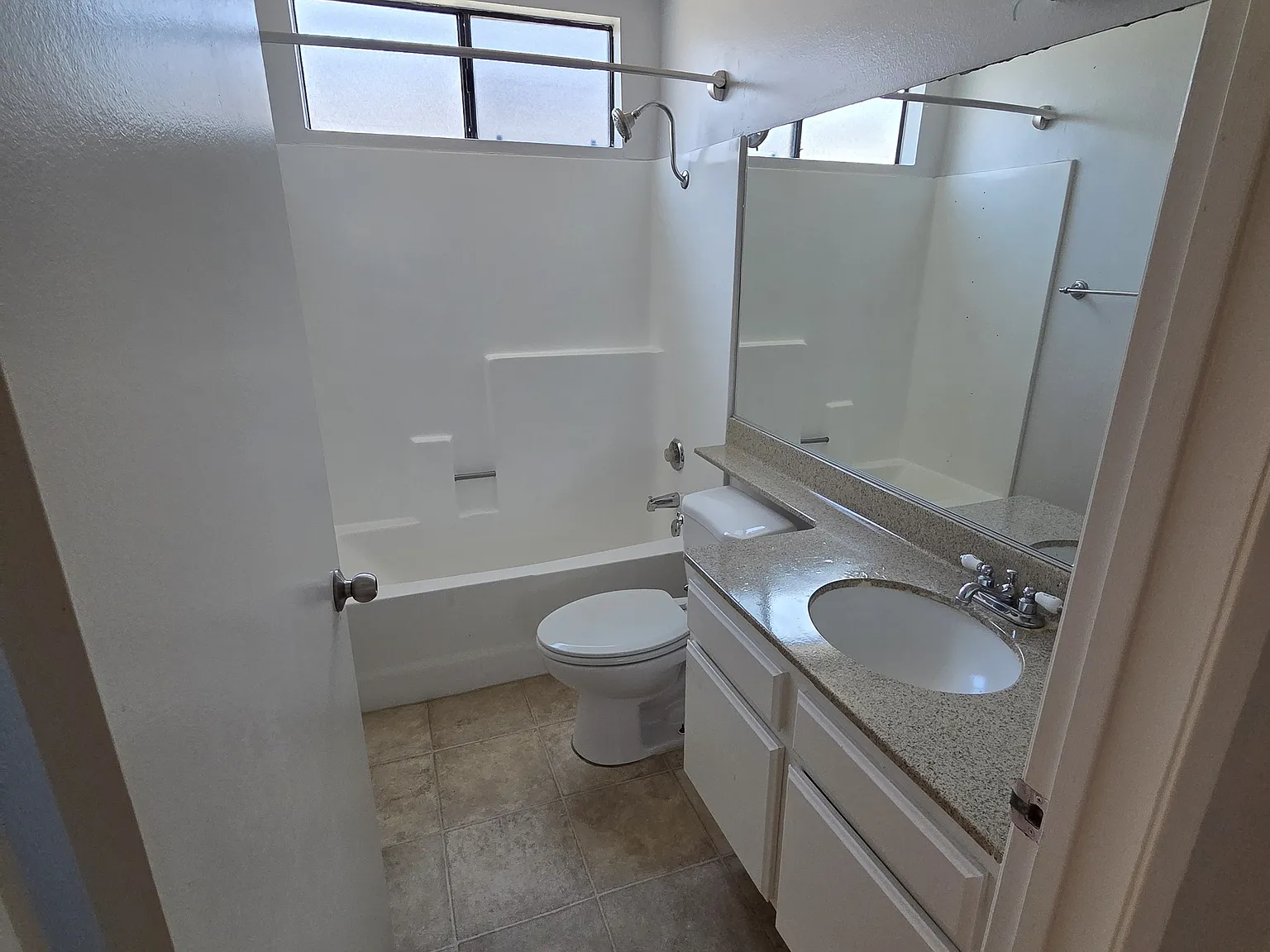 1 bed, 650 sqft, $1,965 — Photo 2