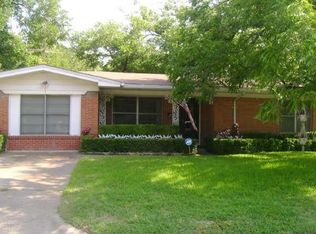 1302 Ruea Ave, Grand Prairie, TX 75050