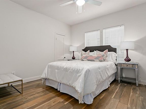 4th image of 6026 Richmond Ave
