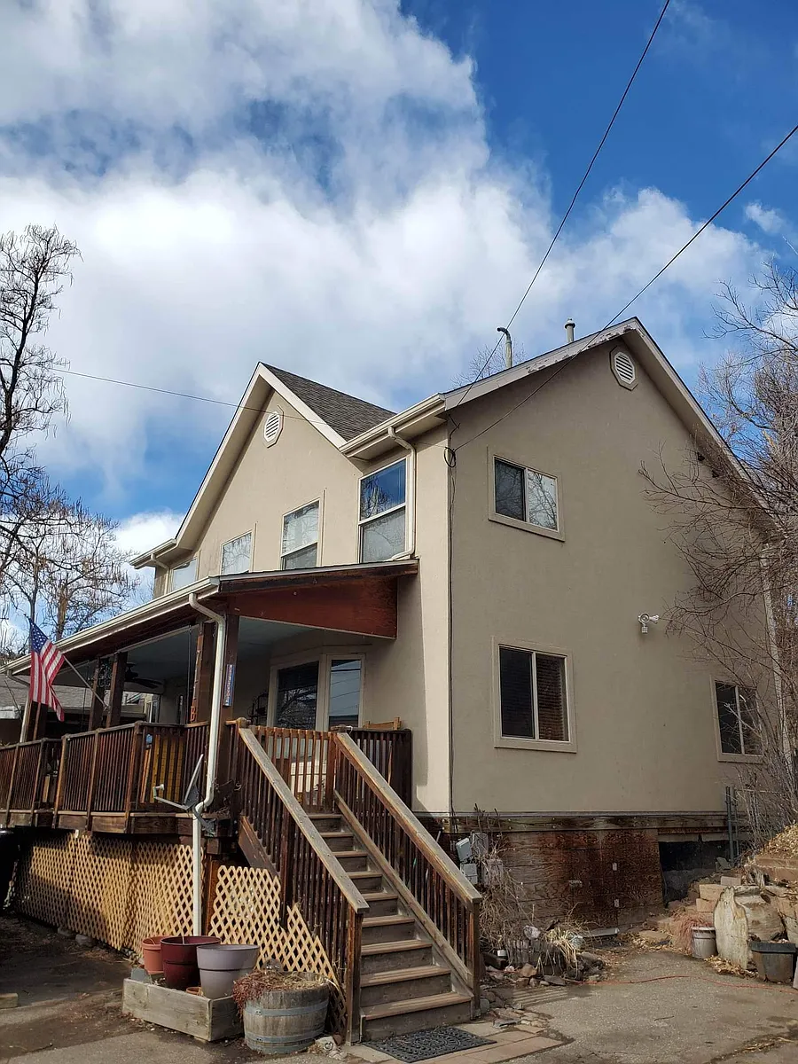 Building Photo - 711 Cheyenne St