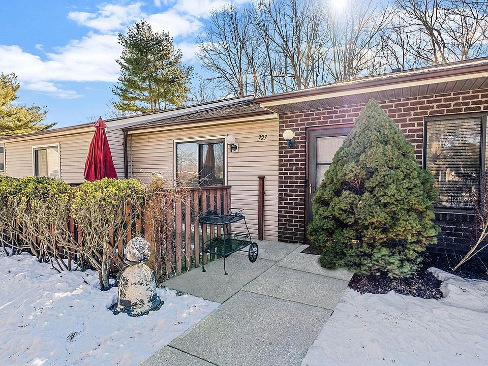 1st image of 727 Hilltop Court