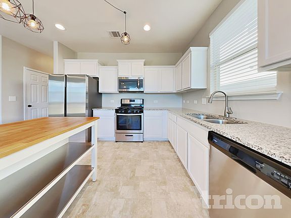 3rd image of 184 Vestral Rd