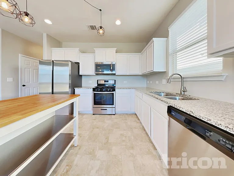 184 Vestral Rd — Photo 3
