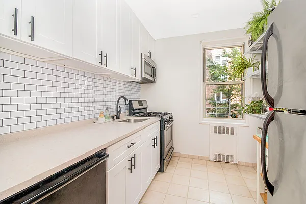Sold by Re/Max In The City | media 36