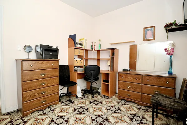 Sold by Remax Edge | media 8