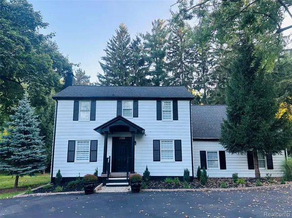 1785 Ward Rd, Bloomfield Hills, MI 48302
