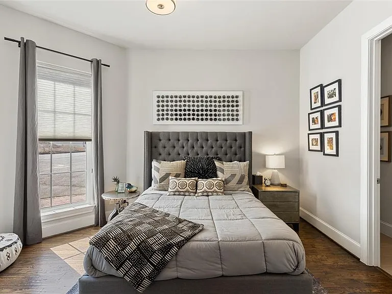 916 W Peach St — Photo 16
