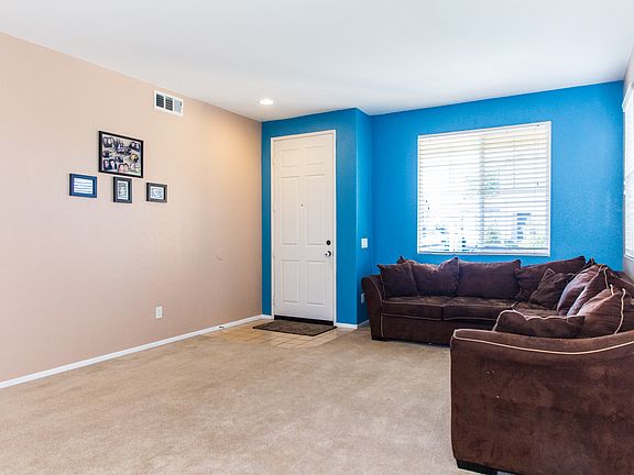 4th image of 38298 Tranquila Ave