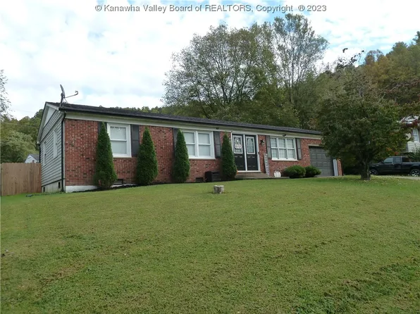 106 Blue Grass Ln, Hurricane, WV 25526