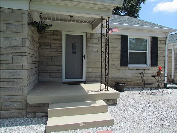 2nd image of 2003 S Green Rock Ln