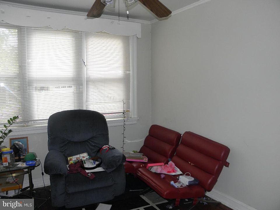 2nd image of 5446 W Berks St