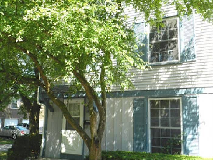 1675-E MONTICELLO CT