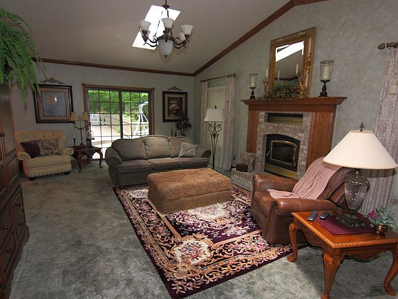 5th image of 227 Northwood Ln