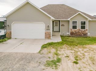 123 Agate Dr, Spring Creek, NV 89815