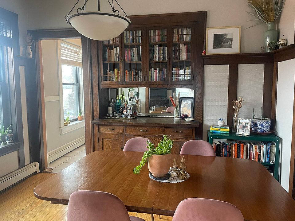 1st image of 2202 Dupont Ave S #1