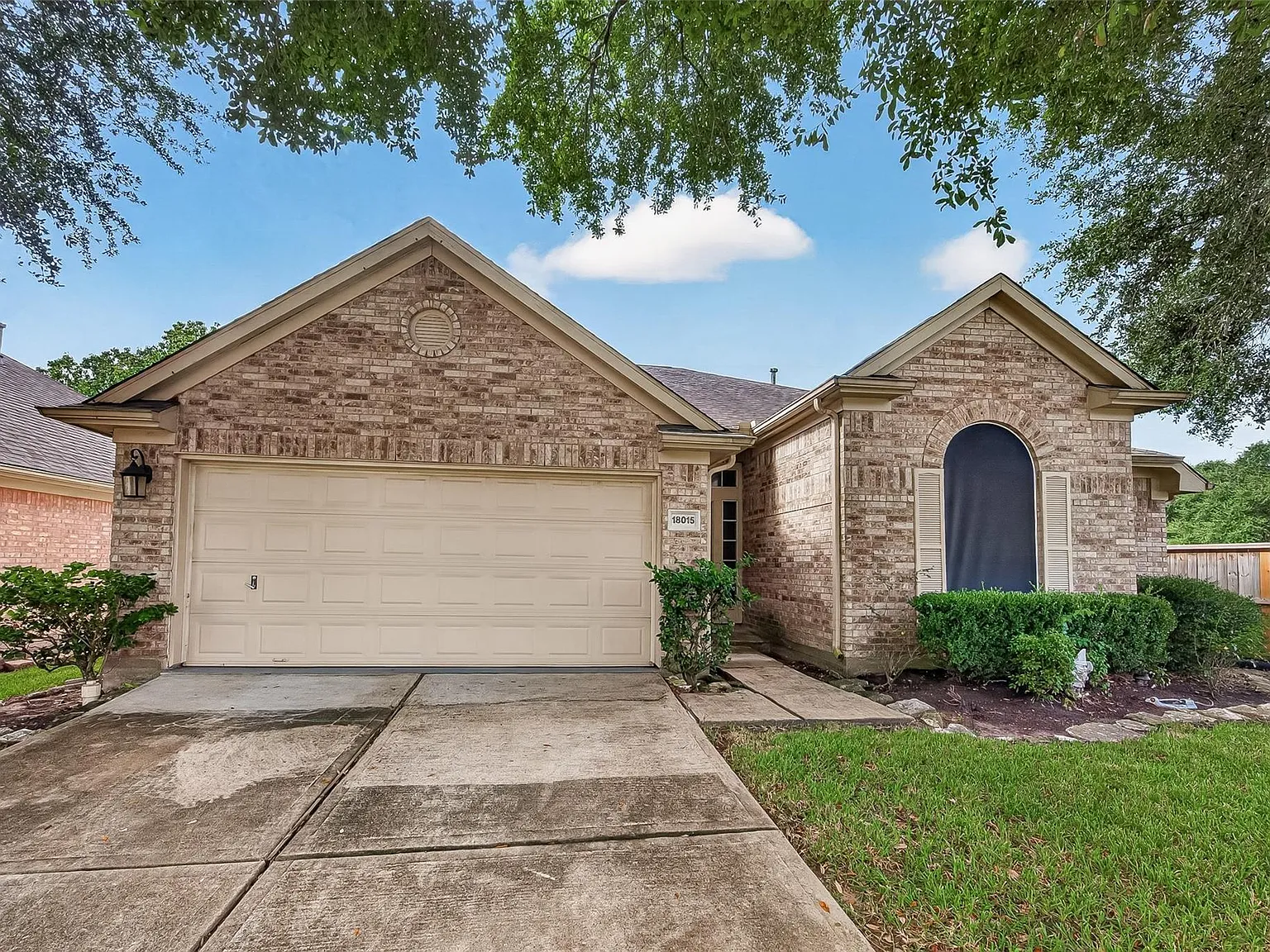 3 bed, 2.0 bath, 1645 sqft, $2,150 — Photo 3