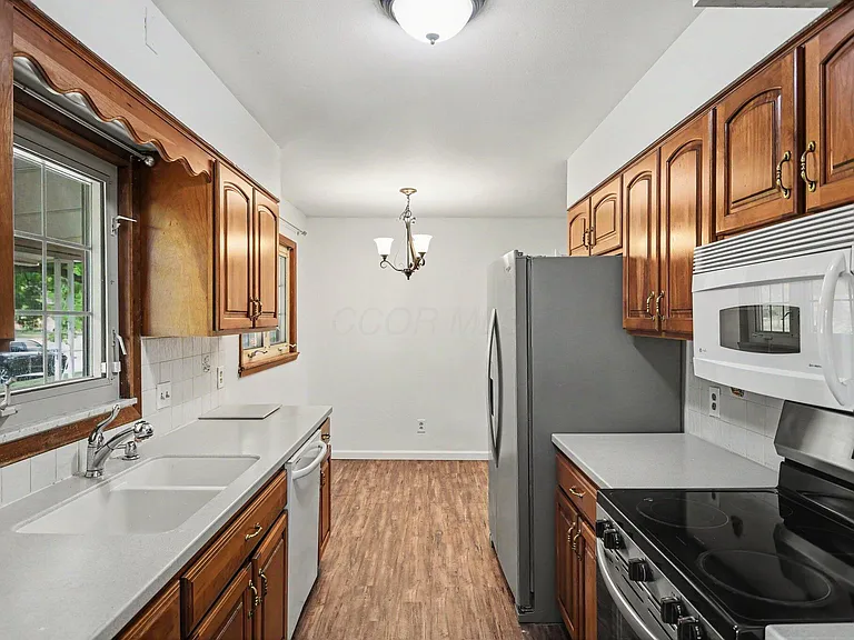 898 Havendale Dr — Photo 7