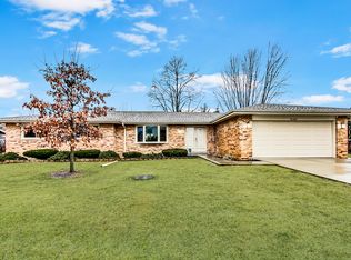 1040 Tiverton Ct, Schaumburg, IL 60193