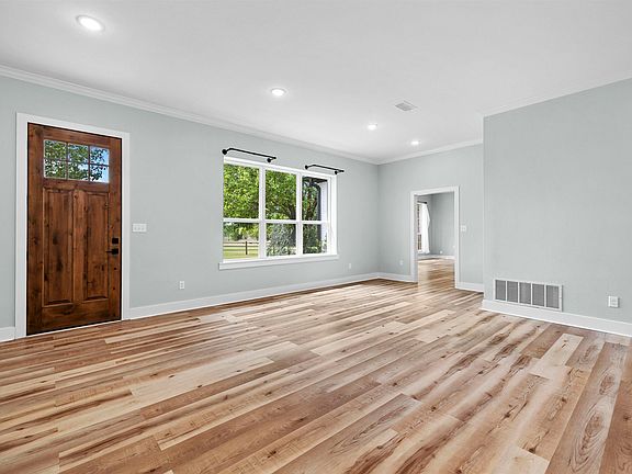 4th image of 3570 County Road 3601