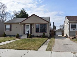 26103 Palmer Blvd, Madison Heights, MI