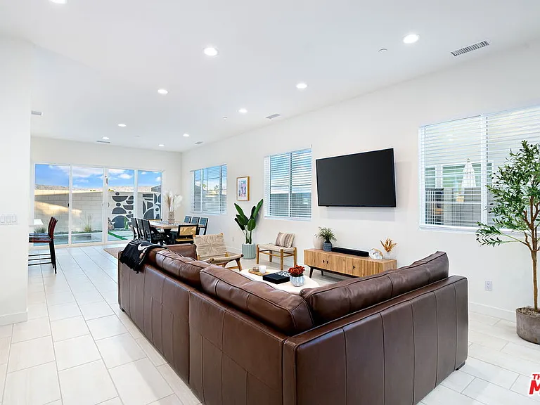 1605 3/4 Candela Ct — Photo 4