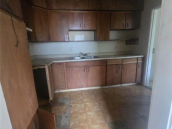 2nd image of 1557 Murl St