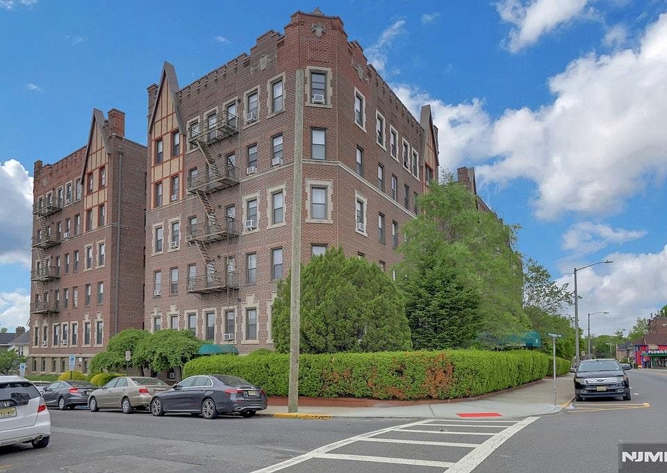 1st image of 755 Anderson Ave APT 5I