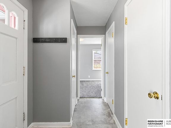3rd image of 530 N 72nd Ave