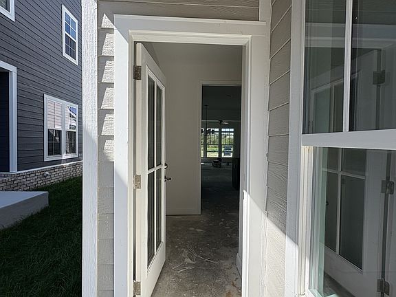 5th image of 334 Caxton Aly Lot 491