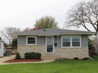 911 S 119th St, West Allis, WI 53214