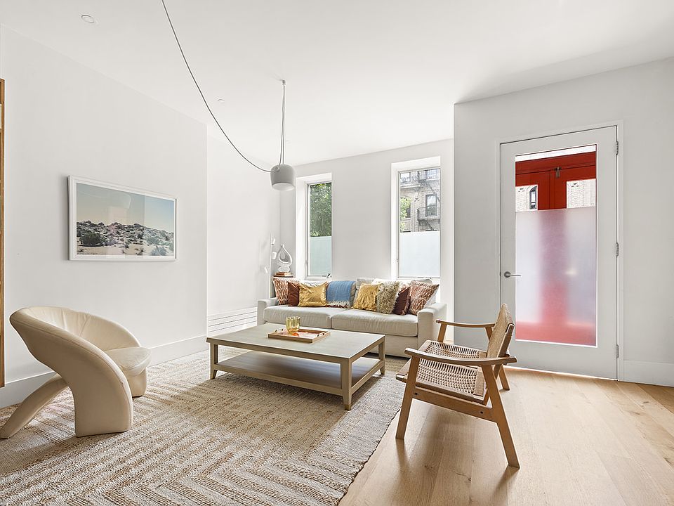 1st image of 313 12th St #2
