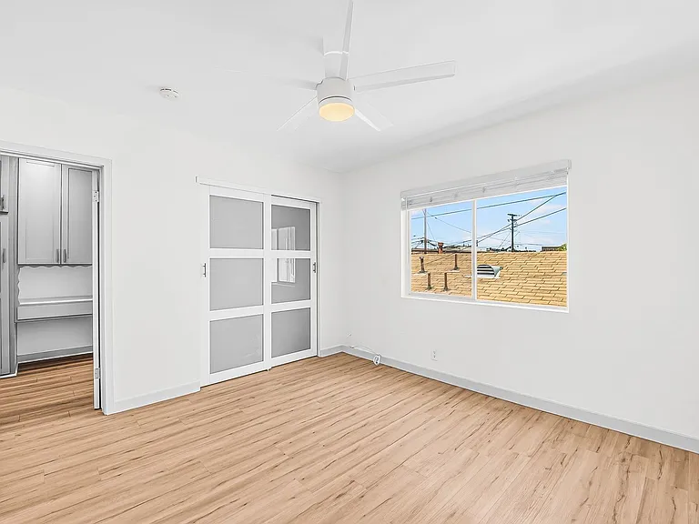 359 East Esther Street — Photo 14