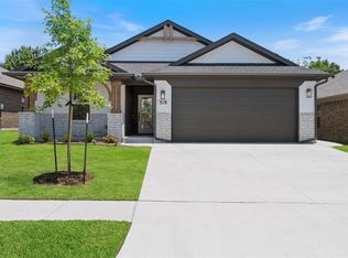 318 Park Ln, Harrah, OK 73045