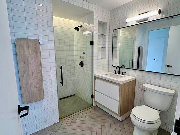 4th image of 2-22 51st Ave #5A